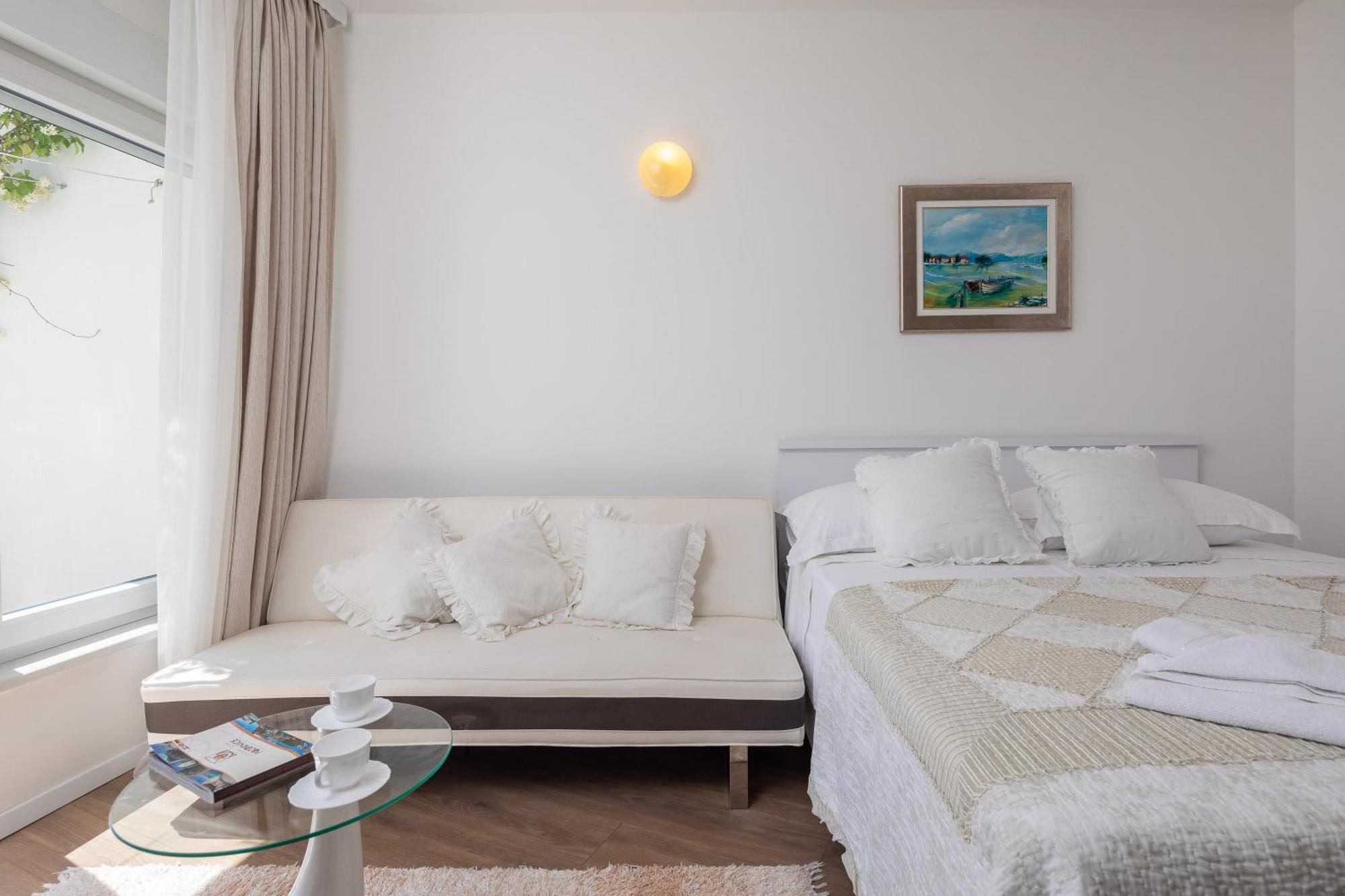לוקבה Caleta Seaview Suites II - Pool & Jacuzzi מראה חיצוני תמונה