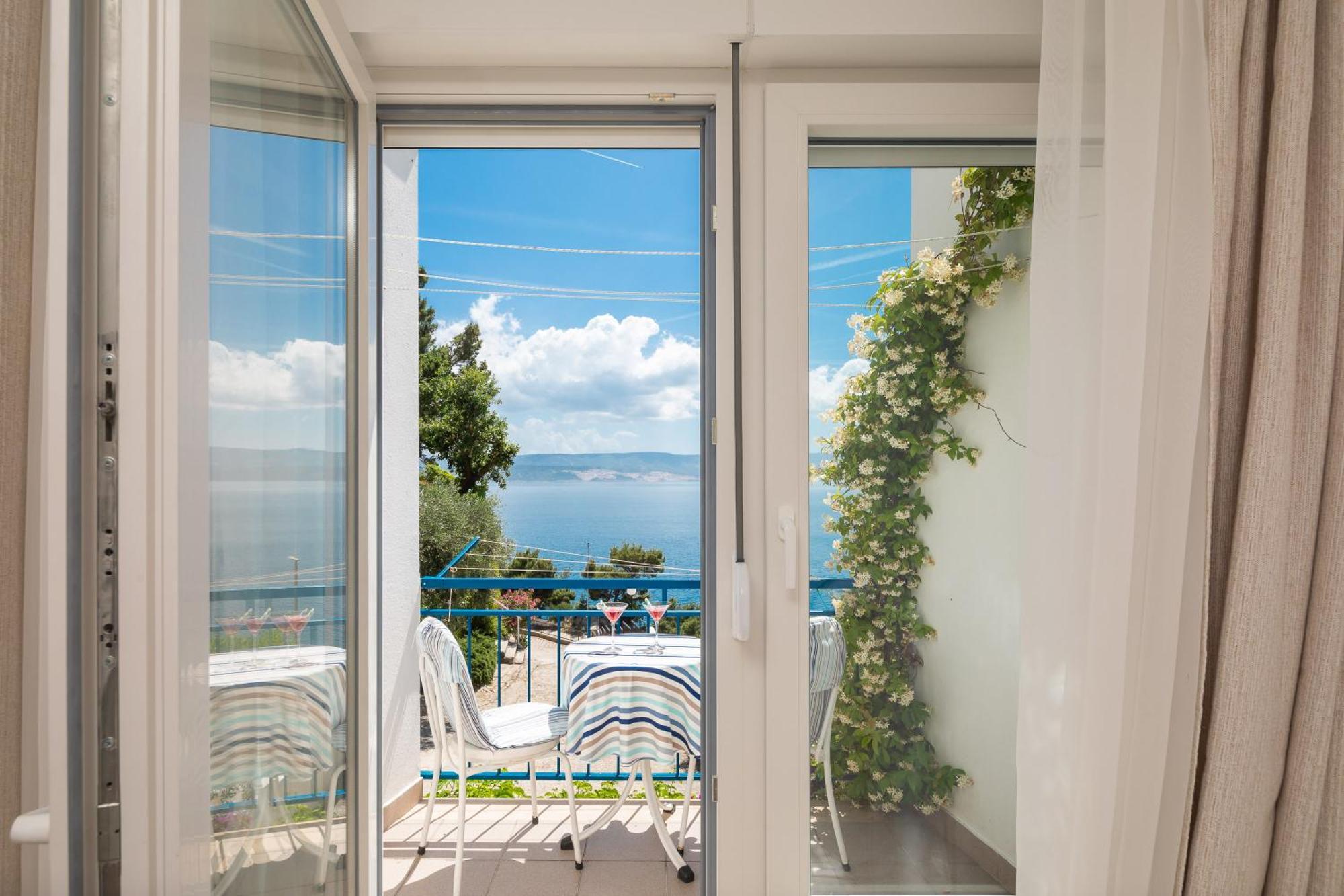 לוקבה Caleta Seaview Suites II - Pool & Jacuzzi מראה חיצוני תמונה